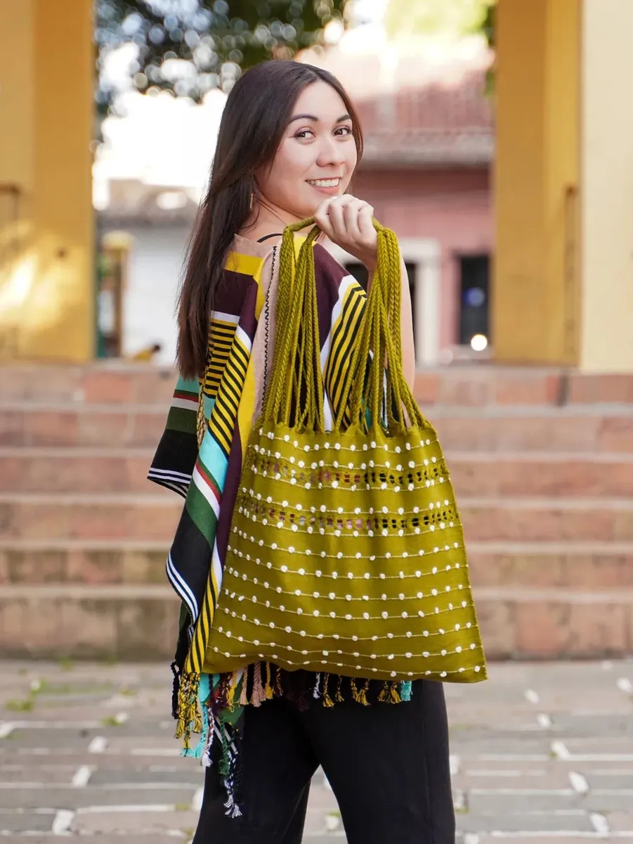 Bolso Artesanal Con Bolitas Chiapas Echo Ha Mano Verde