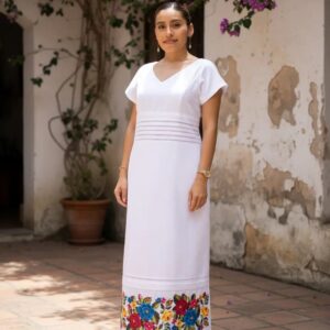 Vestido Yucateco Bordado Largo Blanco Modelo Conchi. Mayakim